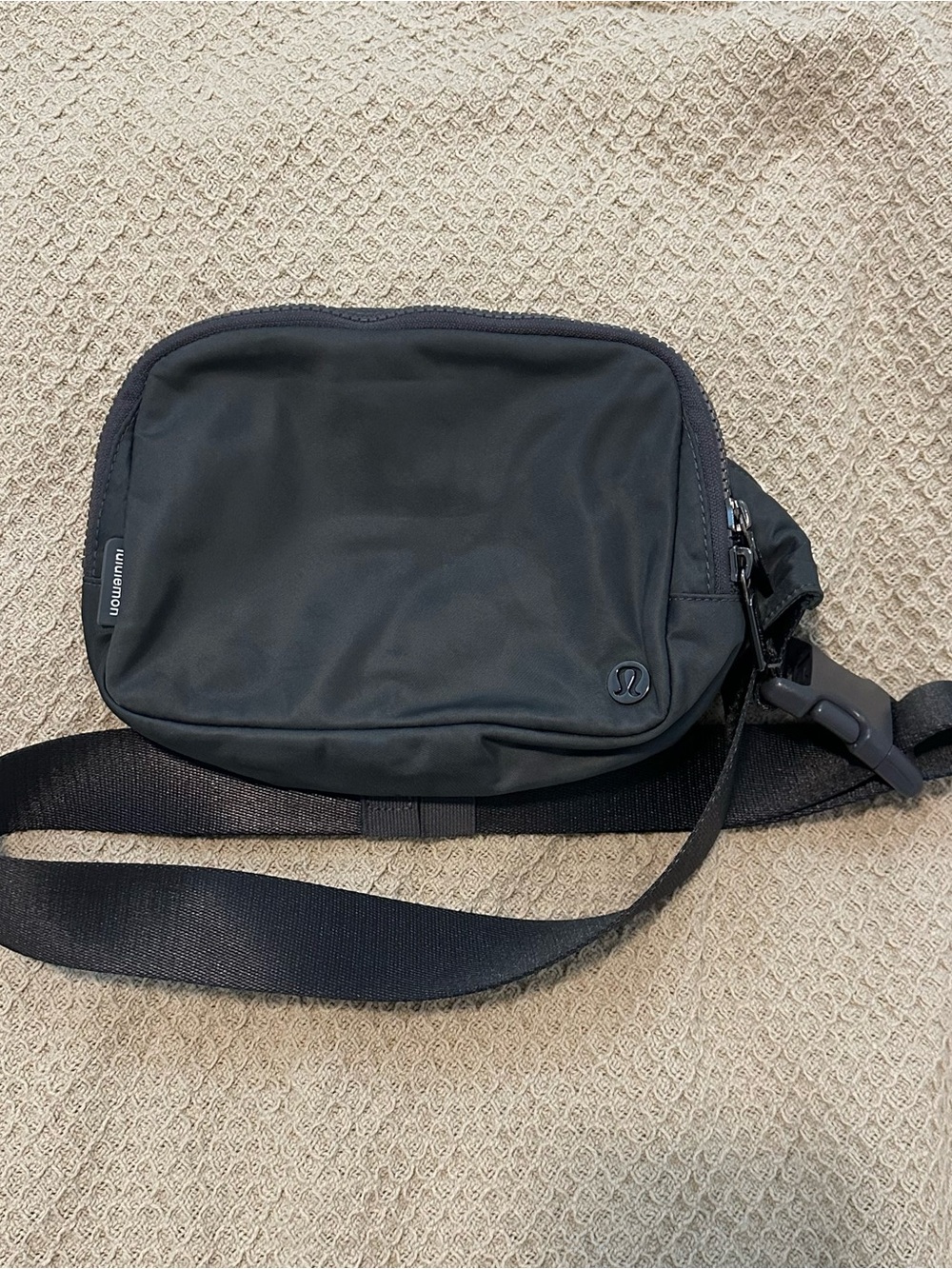 lululemon athletica grey OS Crossbody Belt Bag